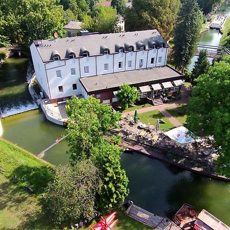 Seehotel Zum Lowen Strasen Exteriér fotografie